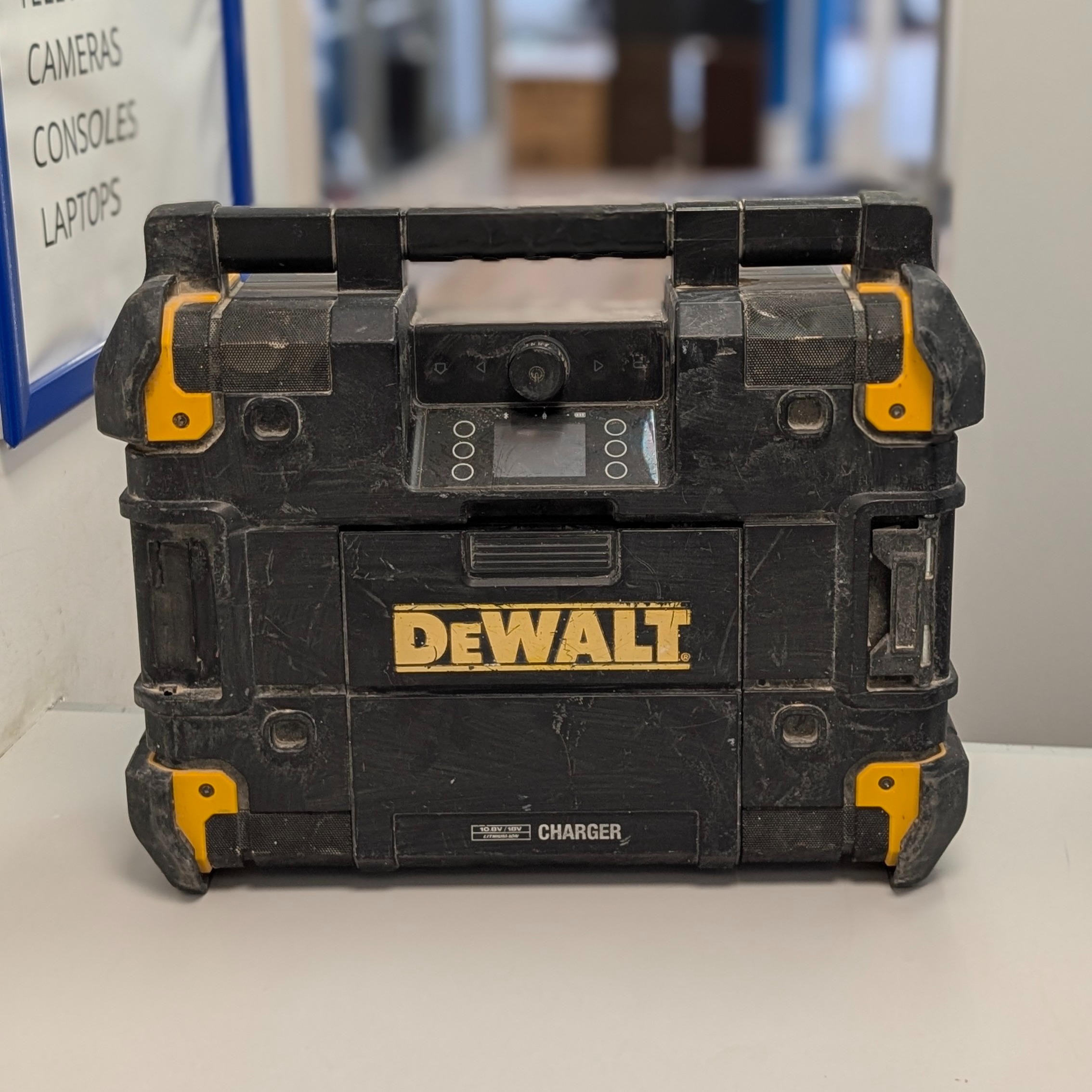 Only love work station D.va ディーヴァ 1/4 Pre-owned DeWalt DWST1-81079-GB TSTAK Connect DAB+ Jobsite Radio